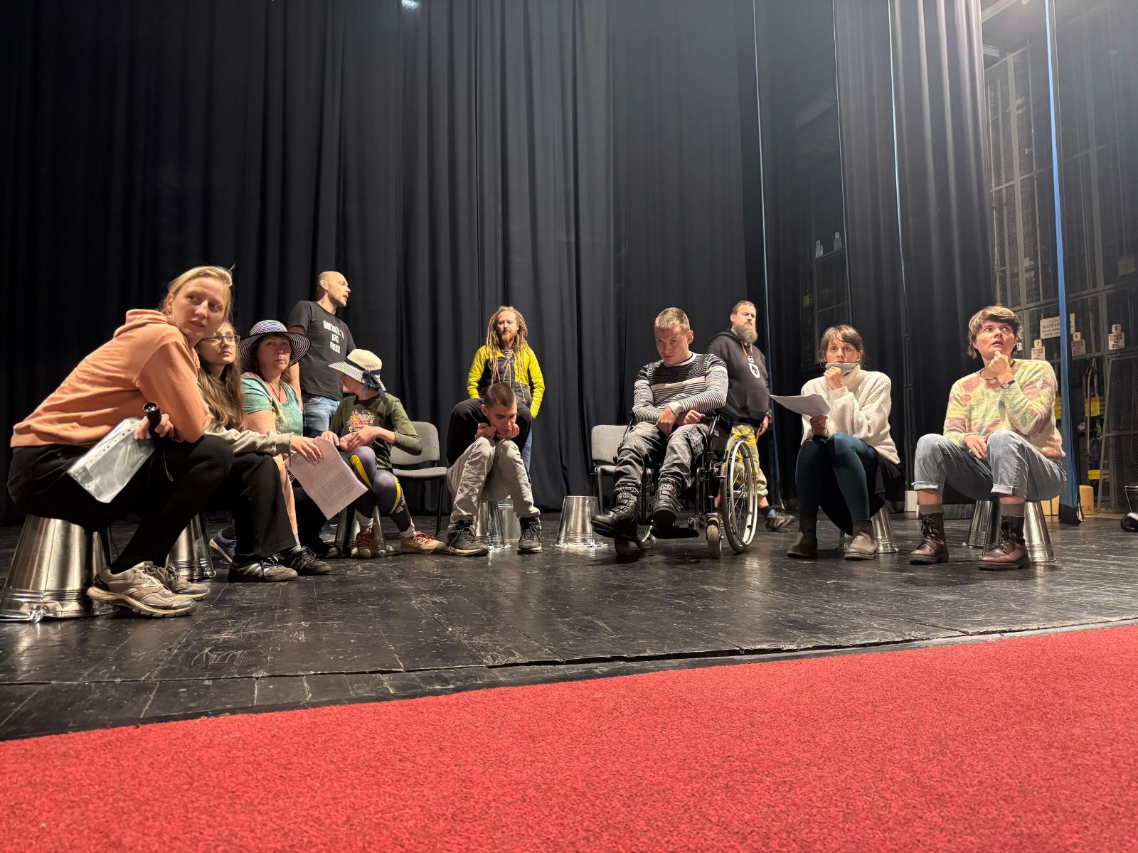 zkoušení v divadle; foto: Apropo Jičín